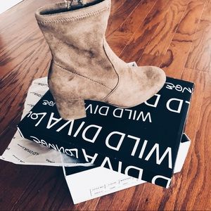TAUPE SOCK BOOTIE